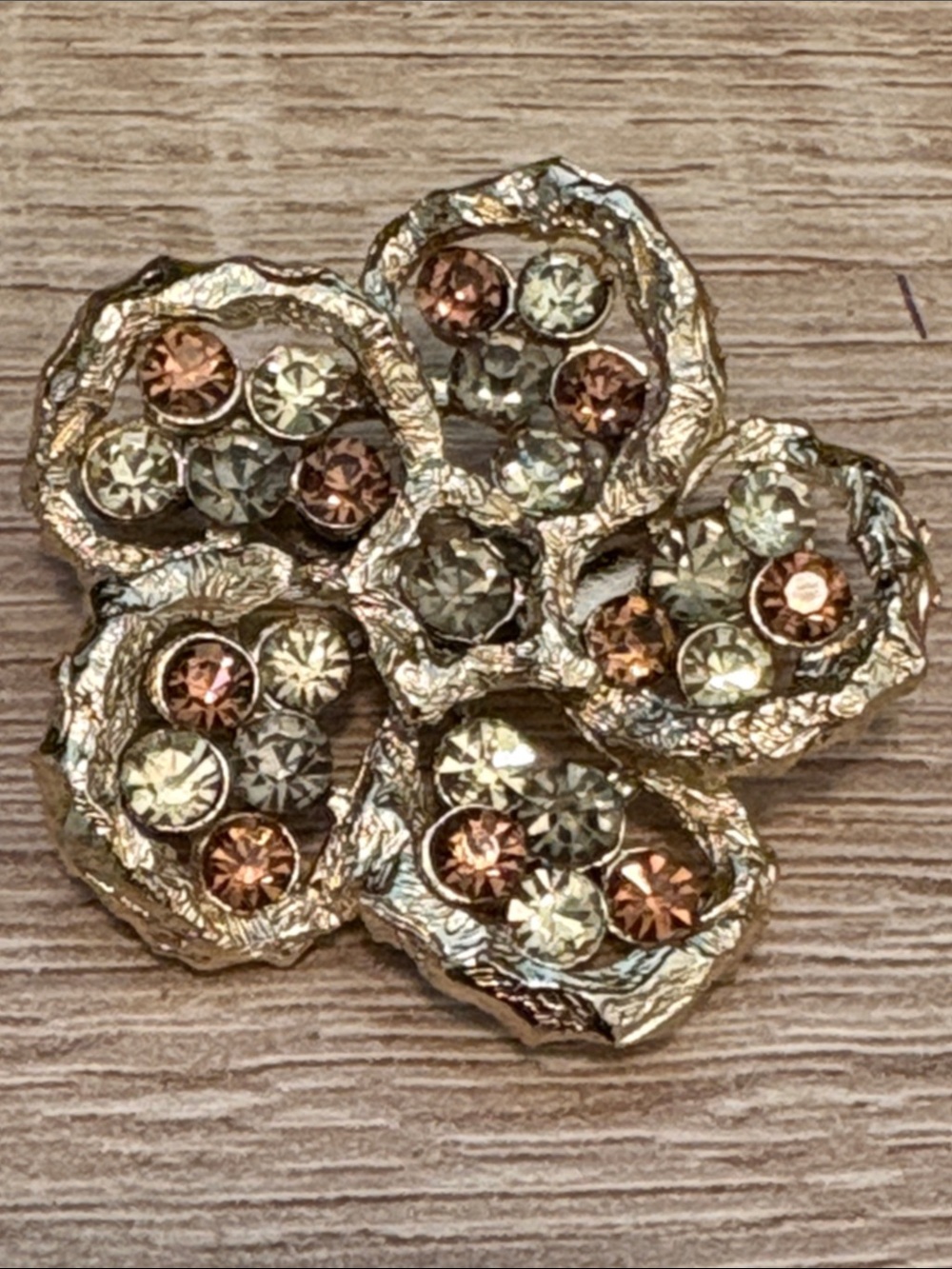 Vintage CORO vintage brooch, gold tone